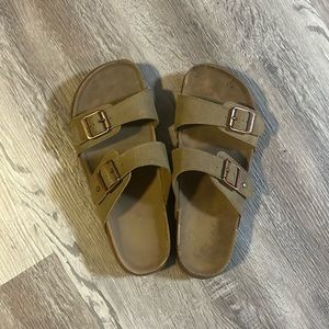 target two band footbed sandals grayish khaki color in size 8 fits 10